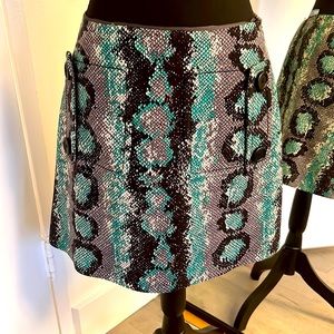 Prada blue/black/grey A-line mini skirt w snakeskin print, US10 🔥🔥